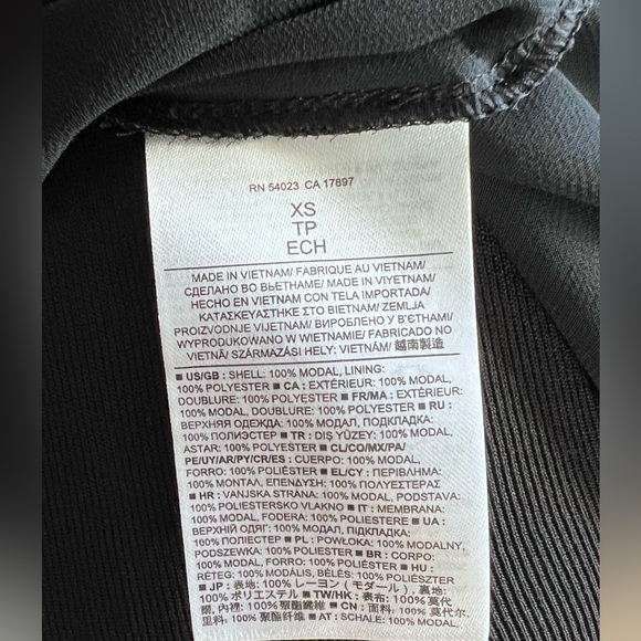 Banana Republic, black double layer knitting top. Sz XS - Picture 7 of 8